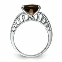Ovalni prsten s dimljenim kvarcom od čistog srebra. Težina dragulja - 2,4 karata