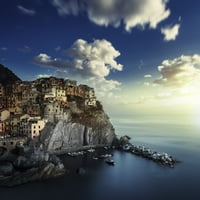 Pogled na Manarolu na stijenama na Sunset, La Spezia, Liguria, tisak plakata u sjevernoj Italiji